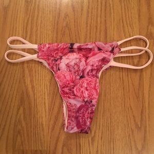 Sizemore Golden cheeky swimsuit bottoms
